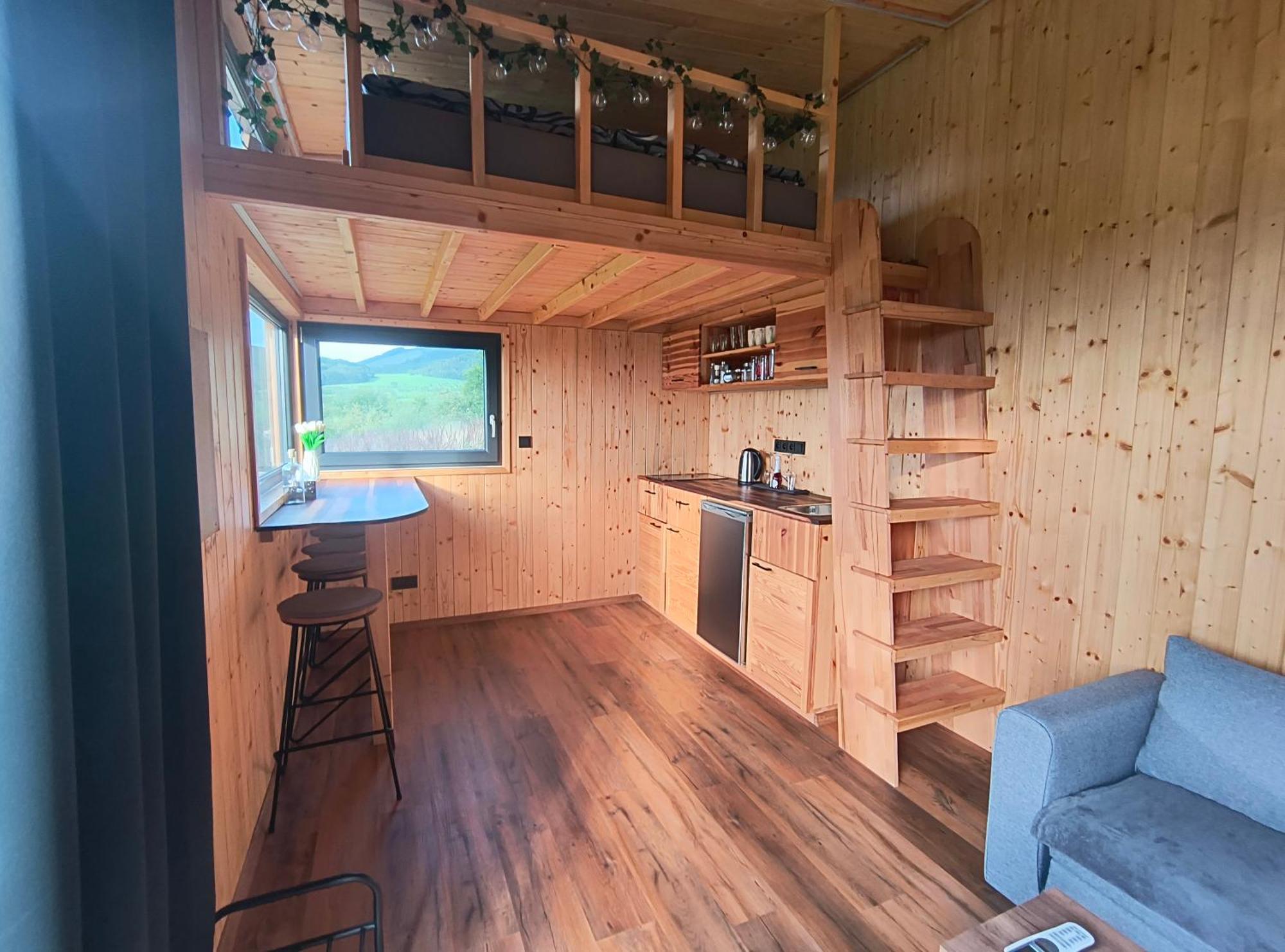 Tiny House Chvalcov Villa Luaran gambar