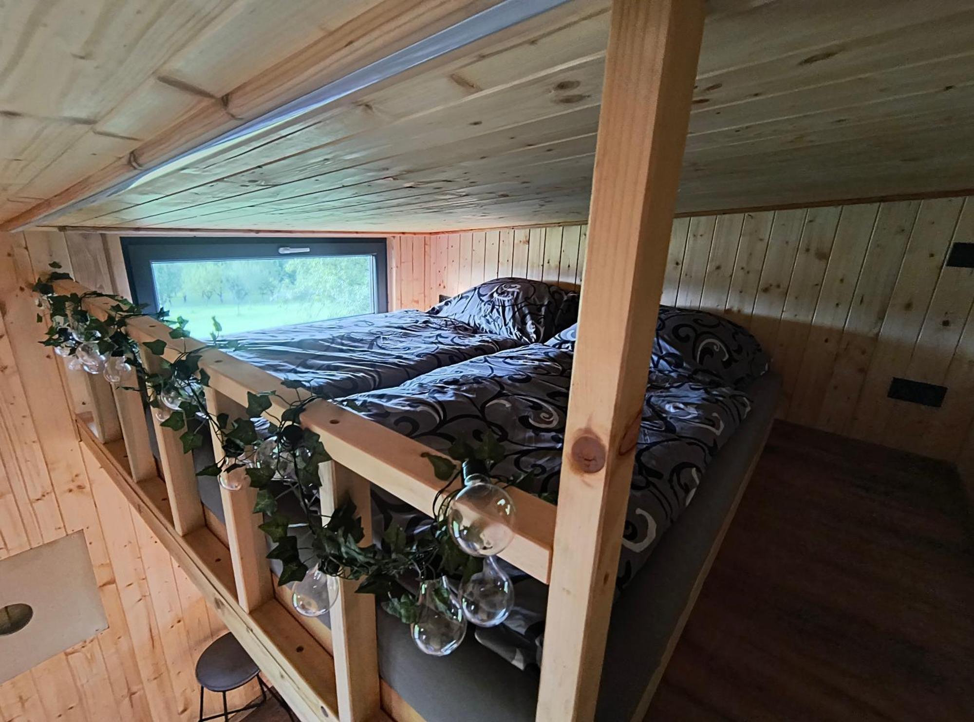 Tiny House Chvalcov Villa Luaran gambar